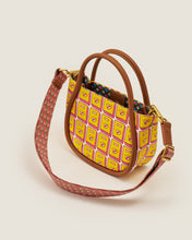 画像をギャラリービューアに読み込む, Baby Gerald - Yellow Switch
