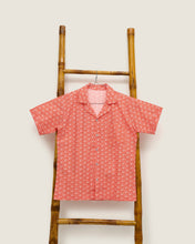 画像をギャラリービューアに読み込む, Men&#39;s Shirt - Willow Wishes Dandelion Red
