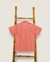画像をギャラリービューアに読み込む, Men&#39;s Shirt - Willow Wishes Dandelion Red
