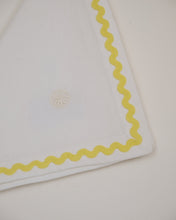 画像をギャラリービューアに読み込む, Napkin - Yellow Ribbon