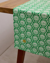 画像をギャラリービューアに読み込む, Table Runner - Willow Wishes Green

