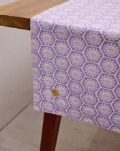 画像をギャラリービューアに読み込む, Table Runner - Willow Wishes Lilac
