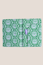 画像をギャラリービューアに読み込む, Nala Passport Holder - Willow Wishes Dandelion Greeen