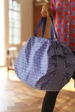 画像をギャラリービューアに読み込む, Nala Shupatto Bag 27L - Willow Wishes Blue
