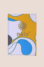 画像をギャラリービューアに読み込む, Nala Passport Holder - Heaven Lotus Yellow
