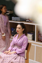 画像をギャラリービューアに読み込む, Cherry Kebaya  - Lavender  (Top only)
