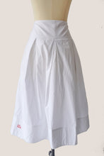 画像をギャラリービューアに読み込む, Midi Skirt - White