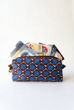 画像をギャラリービューアに読み込む, Evergreen Pouch - Buds Blue