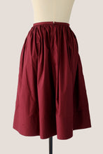 画像をギャラリービューアに読み込む, Pleated Knee Length Skirt - Burgundy