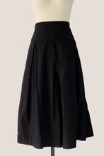 画像をギャラリービューアに読み込む, Midi Skirt - Black
