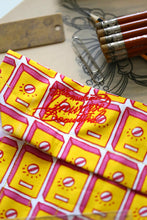 画像をギャラリービューアに読み込む, NALA Wrap Pencil Case - Switch Yellow
