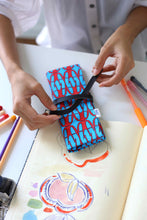 画像をギャラリービューアに読み込む, NALA Wrap Pencil Case - Chair Blue
