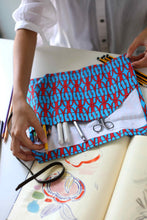 画像をギャラリービューアに読み込む, NALA Wrap Pencil Case - Chair Blue
