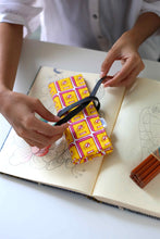 画像をギャラリービューアに読み込む, NALA Wrap Pencil Case - Switch Yellow
