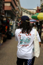 画像をギャラリービューアに読み込む, Batu Gajah T-Shirt - Oversized White (Green)
