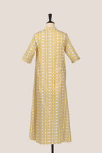 画像をギャラリービューアに読み込む, Maxi Dress - Orchid Yellow