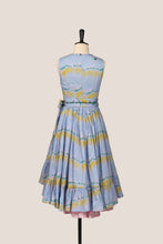 画像をギャラリービューアに読み込む, Frill Dress - Barringtonia