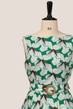 画像をギャラリービューアに読み込む, Retro Dress - Canna Lily