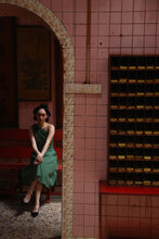 画像をギャラリービューアに読み込む, Lisette Dress - I&#39;m On Fire Green
