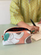 画像をギャラリービューアに読み込む, Evergreen Pouch - Heaven Lotus Peach