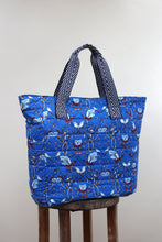 画像をギャラリービューアに読み込む, Hana Tote - Parrot Blue
