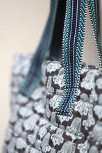 画像をギャラリービューアに読み込む, Hana Tote - Jacaranda Pewter

