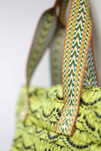 画像をギャラリービューアに読み込む, Hana Tote - Hoya Celery
