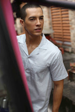 画像をギャラリービューアに読み込む, Men&#39;s Shirt - Sila Duduk Blue
