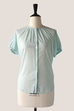 画像をギャラリービューアに読み込む, Button Up Top - Hint of Mint