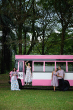 画像をギャラリービューアに読み込む, Men&#39;s Shirt - Bus Mini Pink
