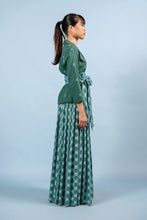 画像をギャラリービューアに読み込む, Cherry Kebaya &amp; Wrap Around Sarong Set - Forest Green
