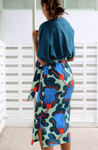 画像をギャラリービューアに読み込む, T-Shirt Dress - Breadfruit Forest Green
