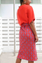 画像をギャラリービューアに読み込む, T-Shirt Dress - Crepe Ginger Cherry
