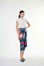 画像をギャラリービューアに読み込む, Reversible Sarong - Dark Blue Soya
