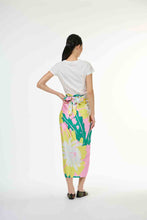 画像をギャラリービューアに読み込む, Reversible Sarong - Dandelion
