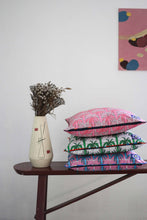 画像をギャラリービューアに読み込む, Kasturi Cushion Cover - Palm Pink
