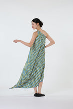 画像をギャラリービューアに読み込む, Satin Shoulder Dress (Reversible) - Heaven Lotus
