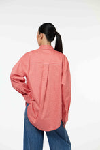 画像をギャラリービューアに読み込む, The Boss Shirt - Sila Duduk Red

