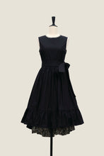 画像をギャラリービューアに読み込む, Frilly Frills Frock - Black
