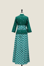 画像をギャラリービューアに読み込む, Cherry Kebaya &amp; Wrap Around Sarong Set - Forest Green
