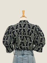 画像をギャラリービューアに読み込む, Ladies Batik Shirt - Crepe Ginger
