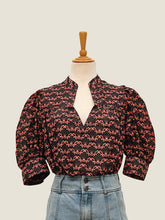 画像をギャラリービューアに読み込む, Ladies Batik Shirt - Ixora
