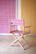 画像をギャラリービューアに読み込む, Kasturi Director Chair - Palm Pink