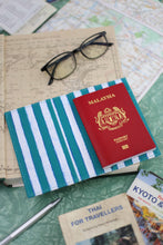 画像をギャラリービューアに読み込む, Passport Holder - St Tropez Aquamarine
