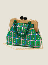 画像をギャラリービューアに読み込む, Kasturi Wooden Clutch Bag - Switch Green