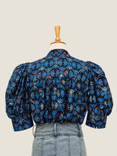 画像をギャラリービューアに読み込む, Ladies Batik Shirt - Passion Flower